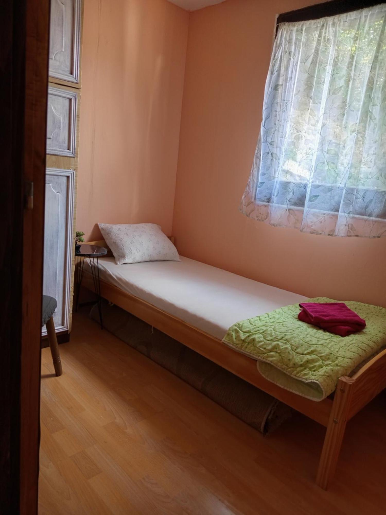Kucica Za Odmor Lena I Matija Apartment เซรมสกี คาร์ลอฟซี ภายนอก รูปภาพ